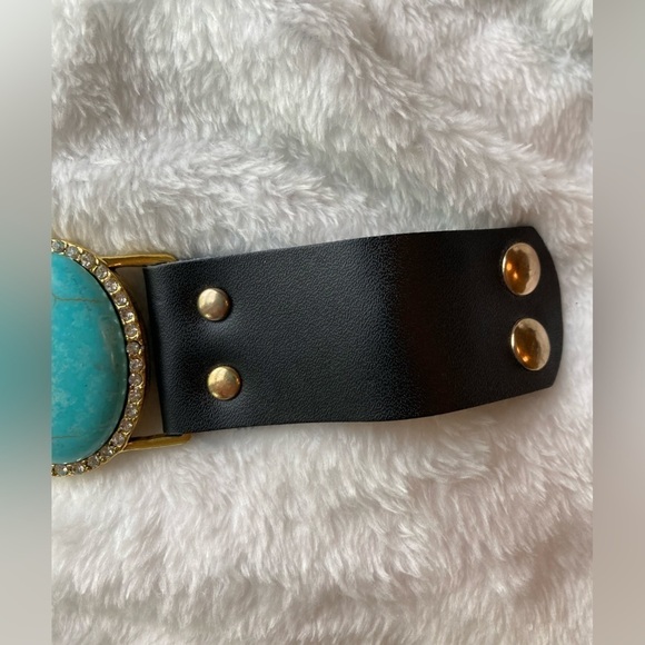 Faux Turquoise and Black Leather Snap on Bracelet - Picture 4 of 7